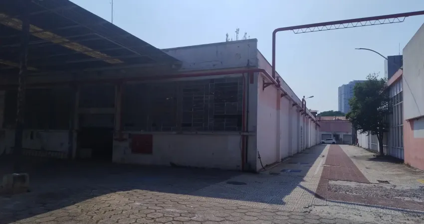 Aluga-se excelente galpão ,próximo a belém e brás  tratar 11962994190.