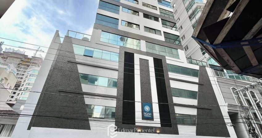 Apartamento à Venda com 3 Suítes Semi-Mobiliado na Meia Praia em Itapema-SC