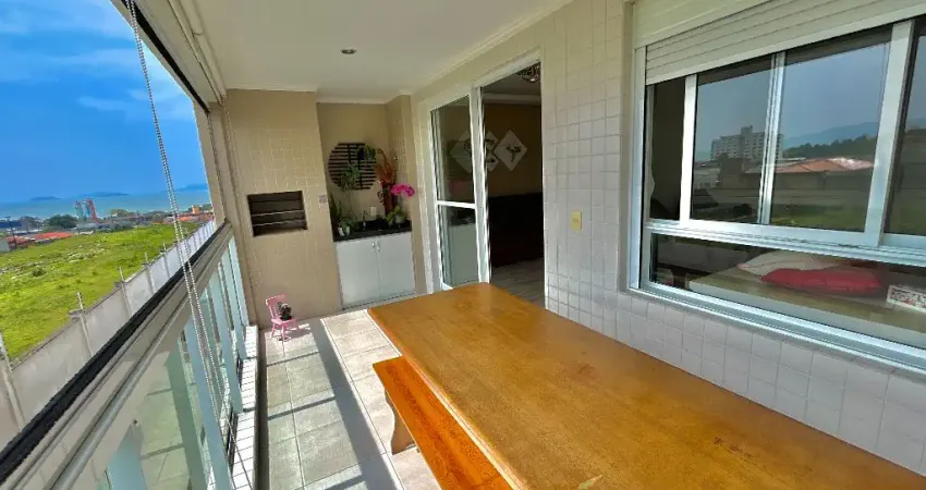 Apartamento com 3 quartos em São José