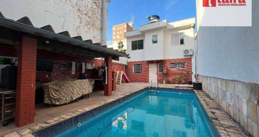Casarão com Piscina / 3 suítes  / 4 vagas / espaços amplos