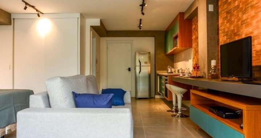 Apartamento novo. Lindo studio de 52M² - Brooklin. Mobiliado com moderna decoração. Possui vaga de garagem.