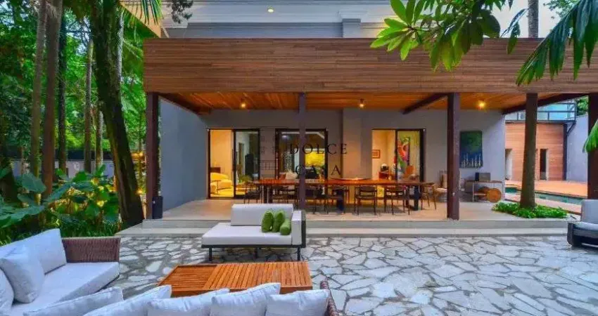 Casa no Jardim Europa - mobiliada com amplo jardim, sauna, academia e piscina