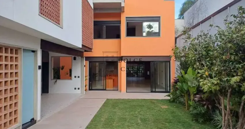 Casa Nova no Jardim Paulista - próx. Ibirapuera com 5 suites, piscina e rofftop