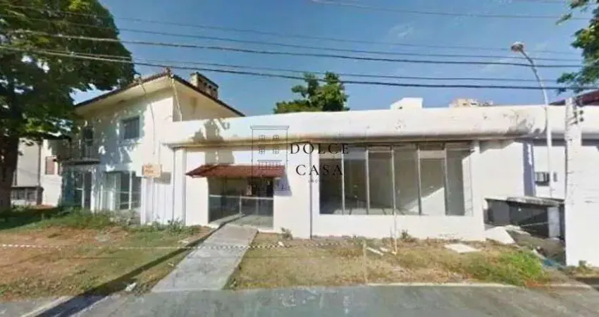Casa comercial no Jardim América - melhor ponto do bairro com 17 vagas