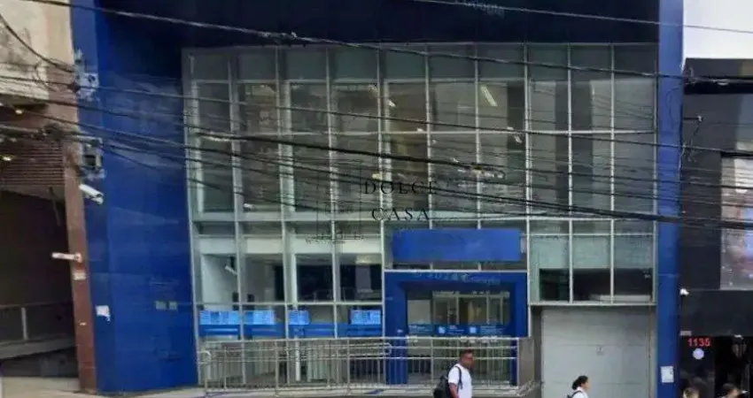 Casa comercial no Jardim Paulista - rua movimentada e vão livre nos andares