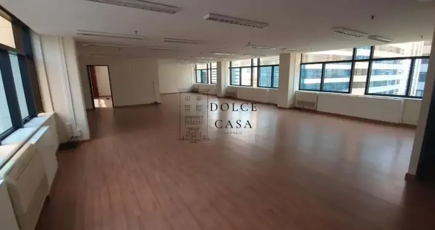 Sala Comercial no Brooklin - 196m², 4 banheiros, 4 vagas, copa