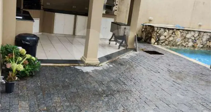 Casa com 4 quartos à venda em Jardim Vitória Régia - SP