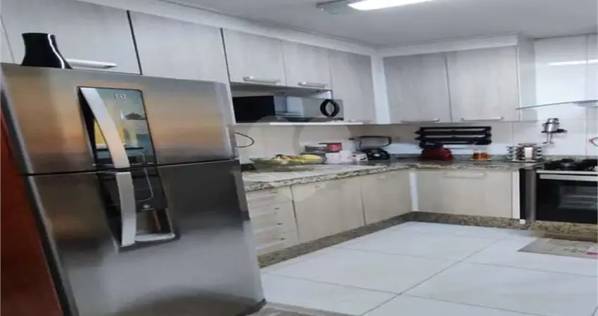 Sobrado com 3 quartos à venda em Vila Cleonice - SP