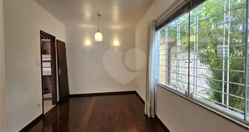 Casa térrea com 3 quartos à venda em Veleiros - SP