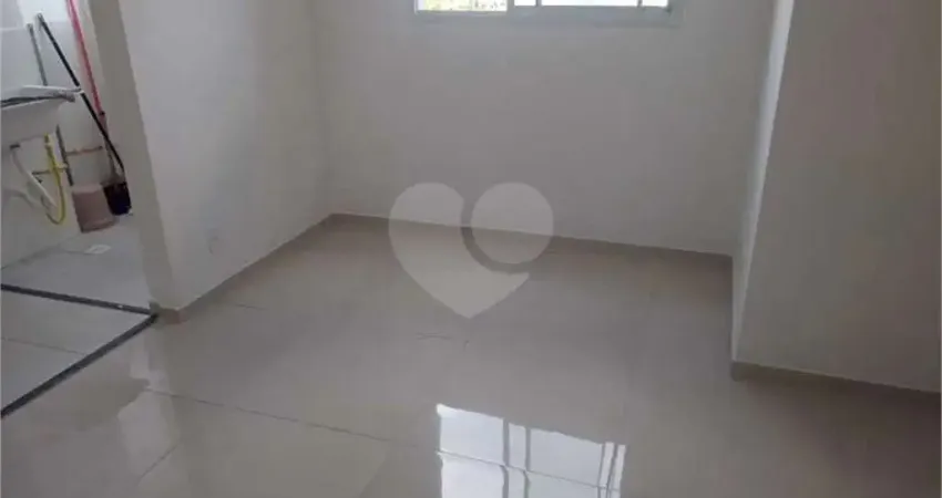 Apartamento com 2 quartos para alugar na Rua Luiz Gatti, Barra Funda, São Paulo