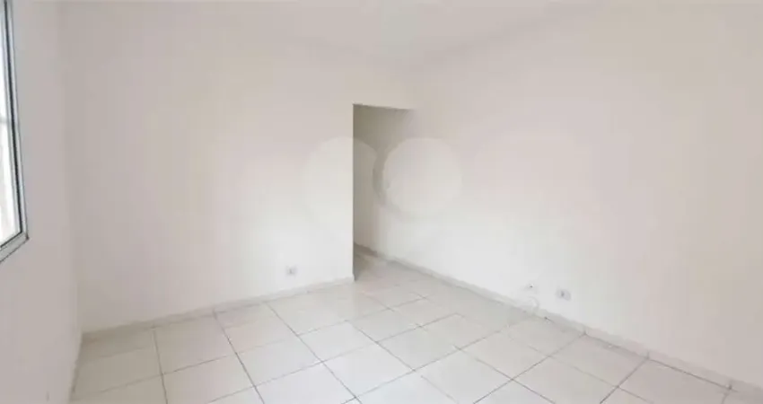 Casa com 3 quartos para alugar na Rua Geraldo Correia, Vila Carrão, São Paulo