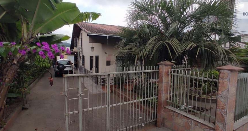 Casa à venda no bairro Boa Vista - Joinville/SC