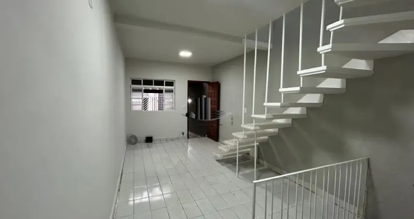 Sobrado com 151m², 4 dormitórios sendo 1 suíte e 1 vaga - avalia permuta