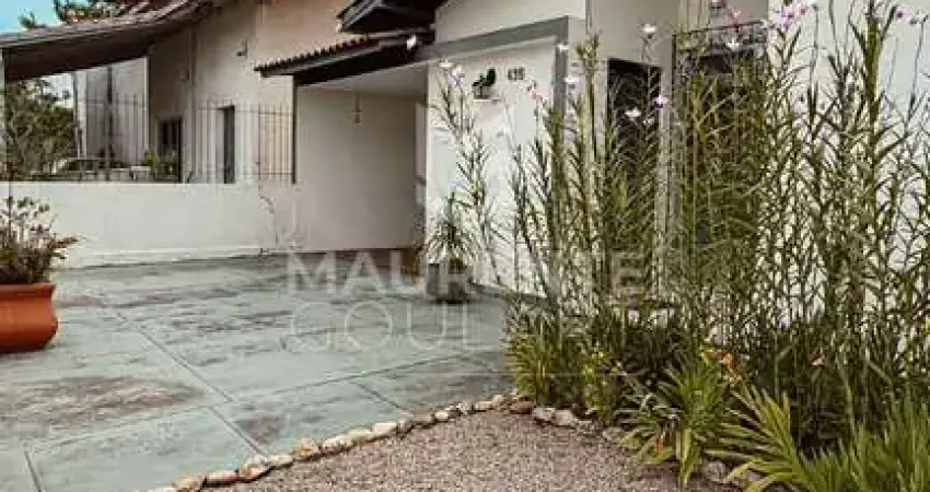 Casa com 3 quartos à venda na Rua João Grumiche, Kobrasol, São José