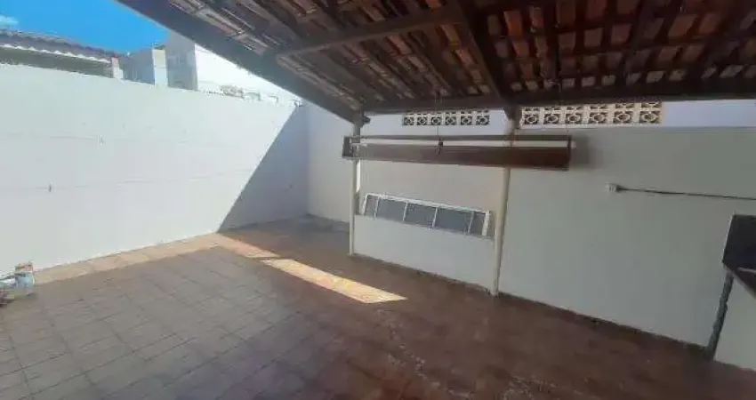 Casa com 3 quartos para alugar no Santa Mônica, Uberlândia 