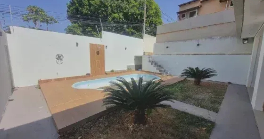 Casa para alucinante com armários planejados com suíte e piscina