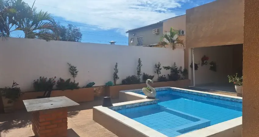Casa mobiliada com 4 quartos suítes e piscina