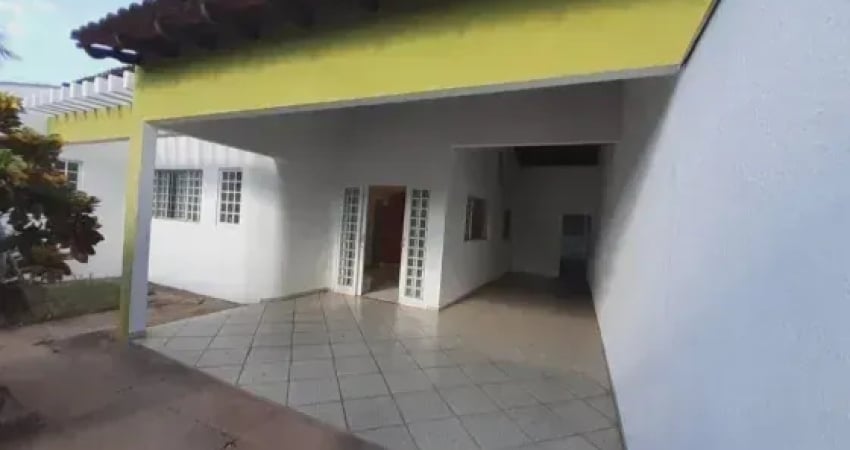 Casa térrea para alugar com 3 quartos sendo 1 suíte