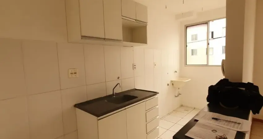 Apartamento com suíte e armários planejados