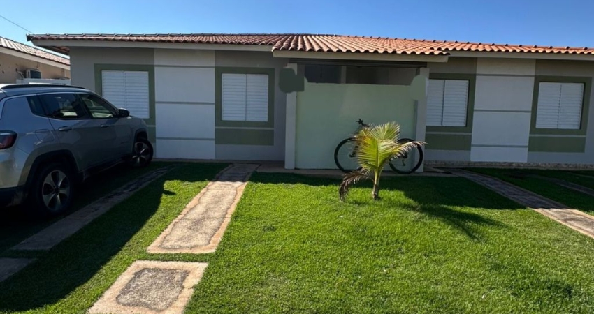 Casa térrea em condomínio com 3 quartos sendo 1 suíte para alugar