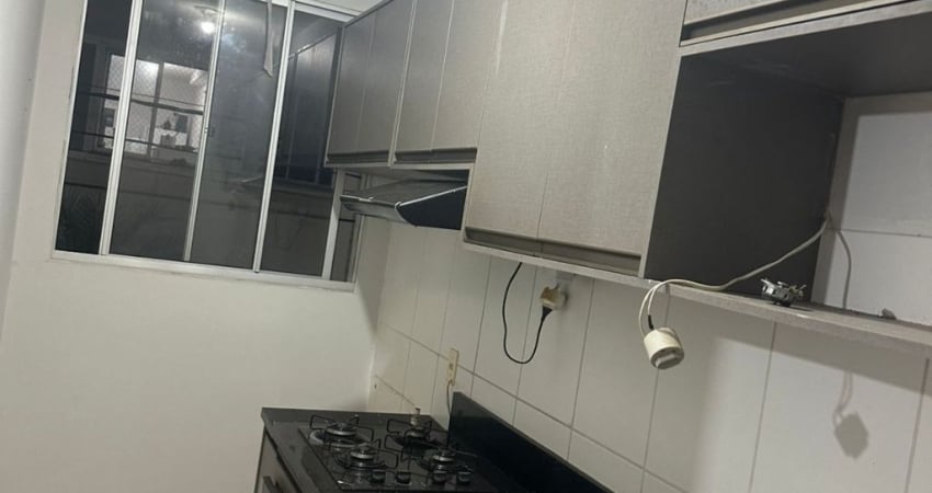 Apartamento de 2 quartos com armários planejados para alugar