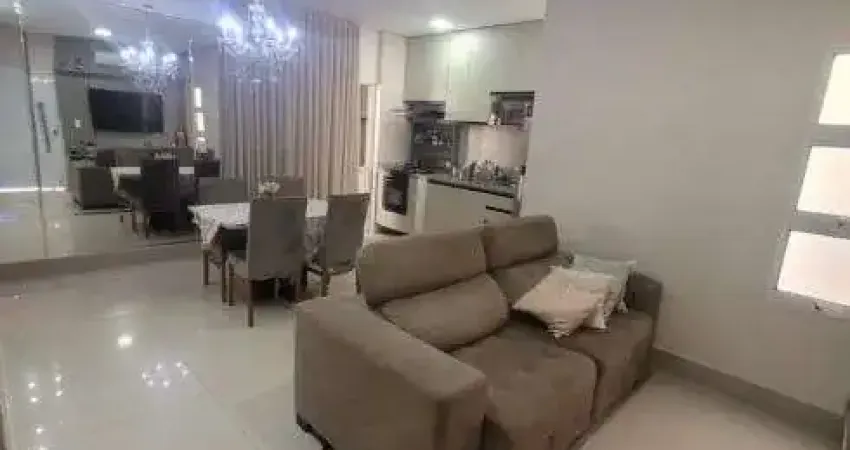 Casa em condomínio fechado mobiliado com 3 quartos sendo 1 suíte .