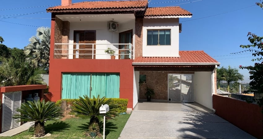 Casa à Venda no Condomínio Aruã – Conforto, Privacidade e Lazer Completo!