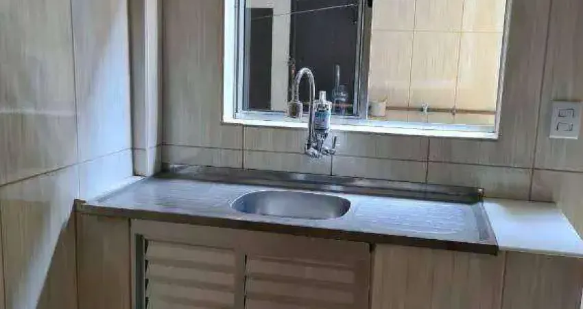 Aluga-se casa na Avenida Brasília, 591 - Bairro Vera Teresa- Caieiras/SP.