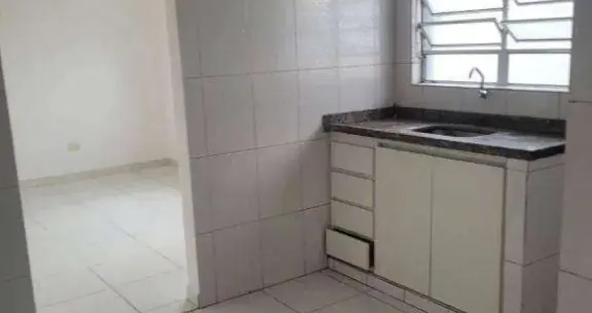 Jaguaré – Alugo apartamento de dois dormitórios com +/- 65 m² de área