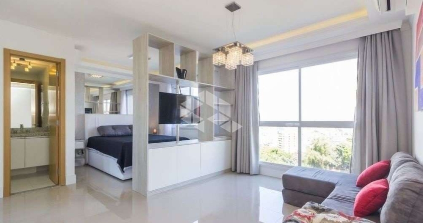 CONDOMÍNIO DE LUXO COM VISTA INCRÍVEL E PERENE