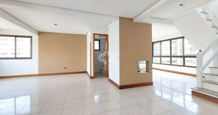 DUPLEX  COM LAREIRA, VISTA INCRÍVEL E 3 VAGAS INDEPENDENTES NO MONT SERRAT