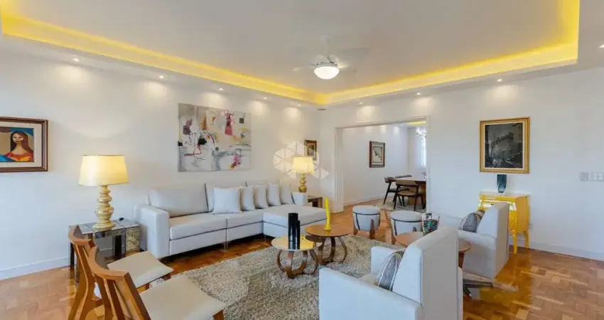 Lindíssimo apartamento reformado e decorado com muito requinte em frente a praça julio de castilhos