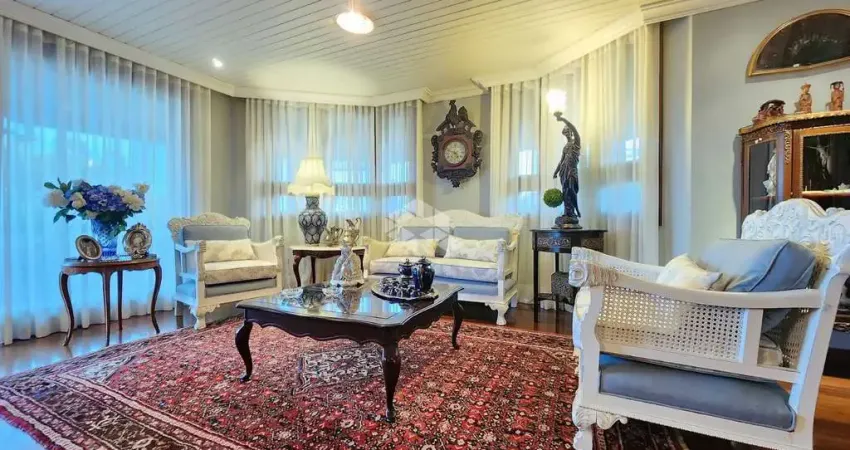 Apartamento impecável com 246 m2 privativos com linda vista para o guaíba