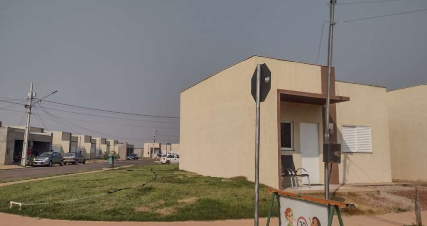 Vendo casa de esquina Condomínio Tuiuiú