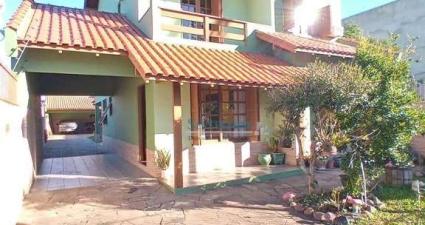 Sobrado com 3 dormitórios à venda, 221 m² por R$ 740.000,00 - Vila Veranópolis - Cachoeirinha/RS