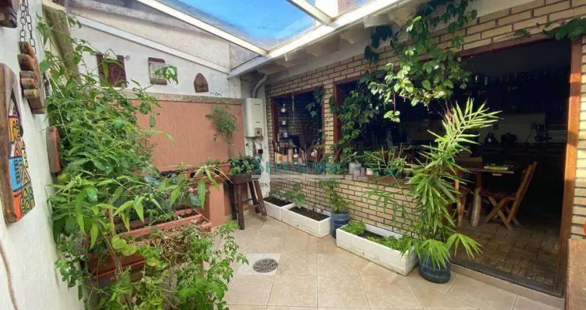 Sobrado com 3 dormitórios à venda, 210 m² por R$ 550.000,00 - Parque da Matriz - Cachoeirinha/RS