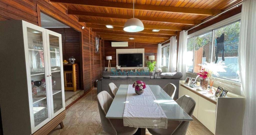 Casa com 3 dormitórios à venda, 209 m² por R$ 700.000,00 - Vila Cachoeirinha - Cachoeirinha/RS