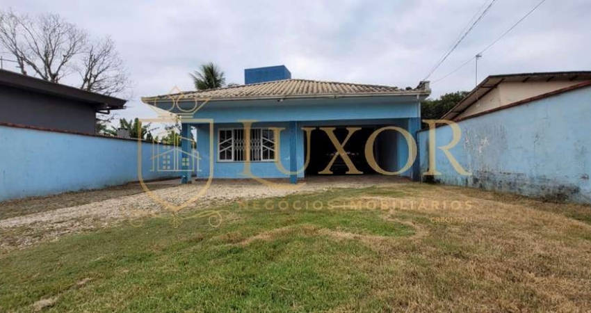 Linda casa localizada no bairro Volta Grande em Navegantes SC, casa 3 dormitórios e terreno de 770 m².