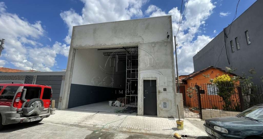 GA5503 - Alugar galpão na Leopoldina com 480 metros de terreno, 640 metros de área construída, 320 metros de área fabril em ótima localização.