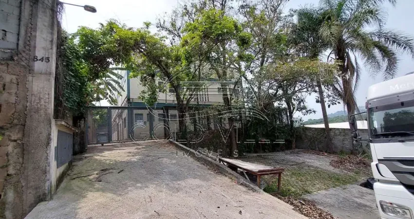 GA2383 - Alugo ou vento este galpão em Santana de Parnaíba com 1.194 metros de terreno, 984 metros de área construída, 747 metros de área fabril