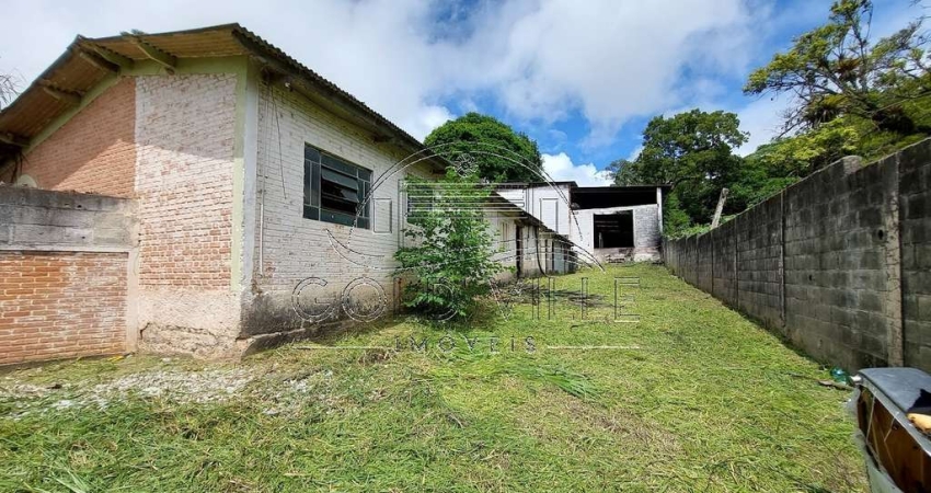 GA2059  - alugo ou vendo este galpão em cotia Km 39 da Rod. R. Tavares, sentido interior com 2.776 metros de terreno, 1.200 metros de área construída