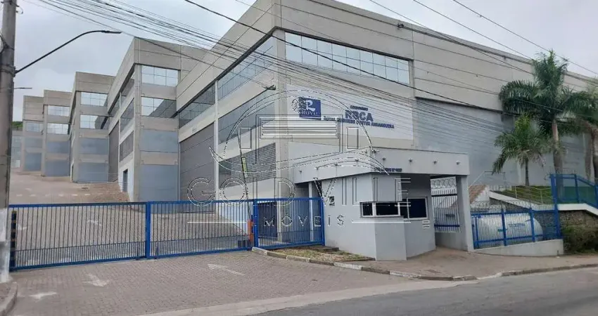 GA1860 - Alugar galpão em Osasco dentro de condomínio com 1.705 metros de galpão, 919 metros de área fabril, 786 metros de escritório e apoio.