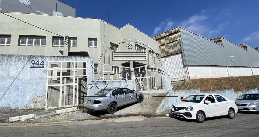 GA1557 - Alugar galpão em Santana de Parnaíba com 1.700 metros de terreno, 1.421 metros de galpão, 1.200 metros de área fabril, 221 metros de escritór