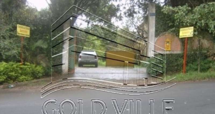 GA1476 - Alugo este galpão com cotia com 1.800 metros de terreno, 547 metros de galpão, 430 metros de área fabril, 117 metros de área de escritório