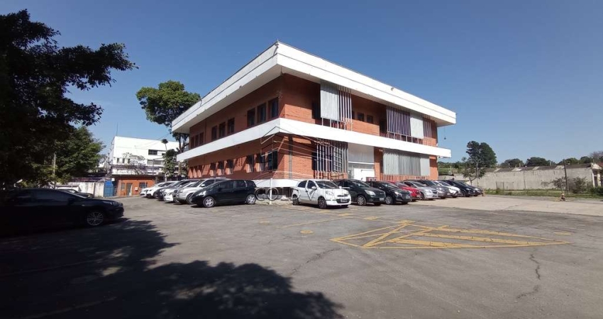 PR0084 - Alugo este prédio no Taboão da Serra com 2.444 metros de terreno, 1.270 metros de área construída, 2 pavimentos + o subsolo, vaga para 60 veí