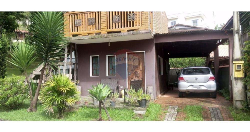 'Encantadora Casa em Condomínio no Recanto Imperial'
