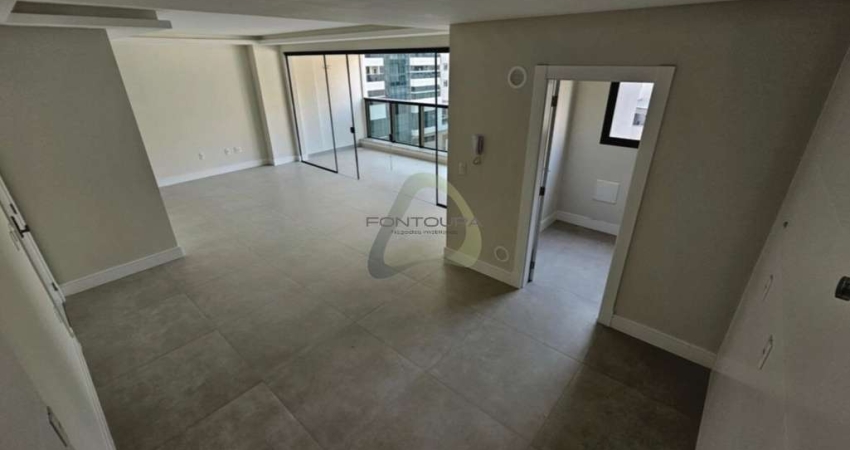 Apartamento com 3 quartos à venda na Rua 240, 360, Meia Praia, Itapema