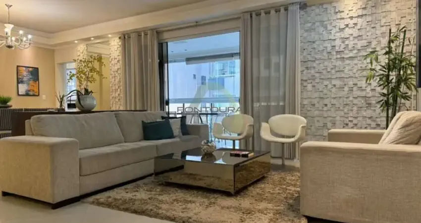 Apartamento à venda na Rua 220, 255, Meia Praia, Itapema