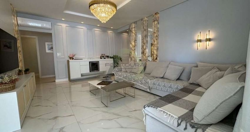 Apartamento à venda na Rua 207, 311, Meia Praia, Itapema