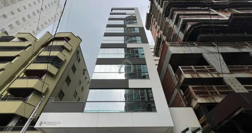 Apartamento com 3 quartos à venda na Rua 302, 151, Meia Praia, Itapema